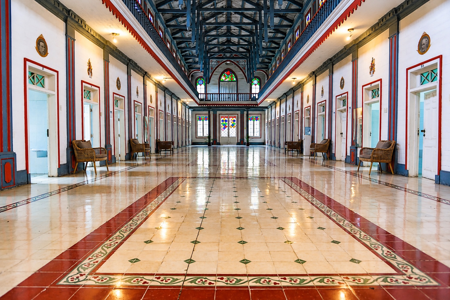 Interior histórico de las Termas de Cauquenes